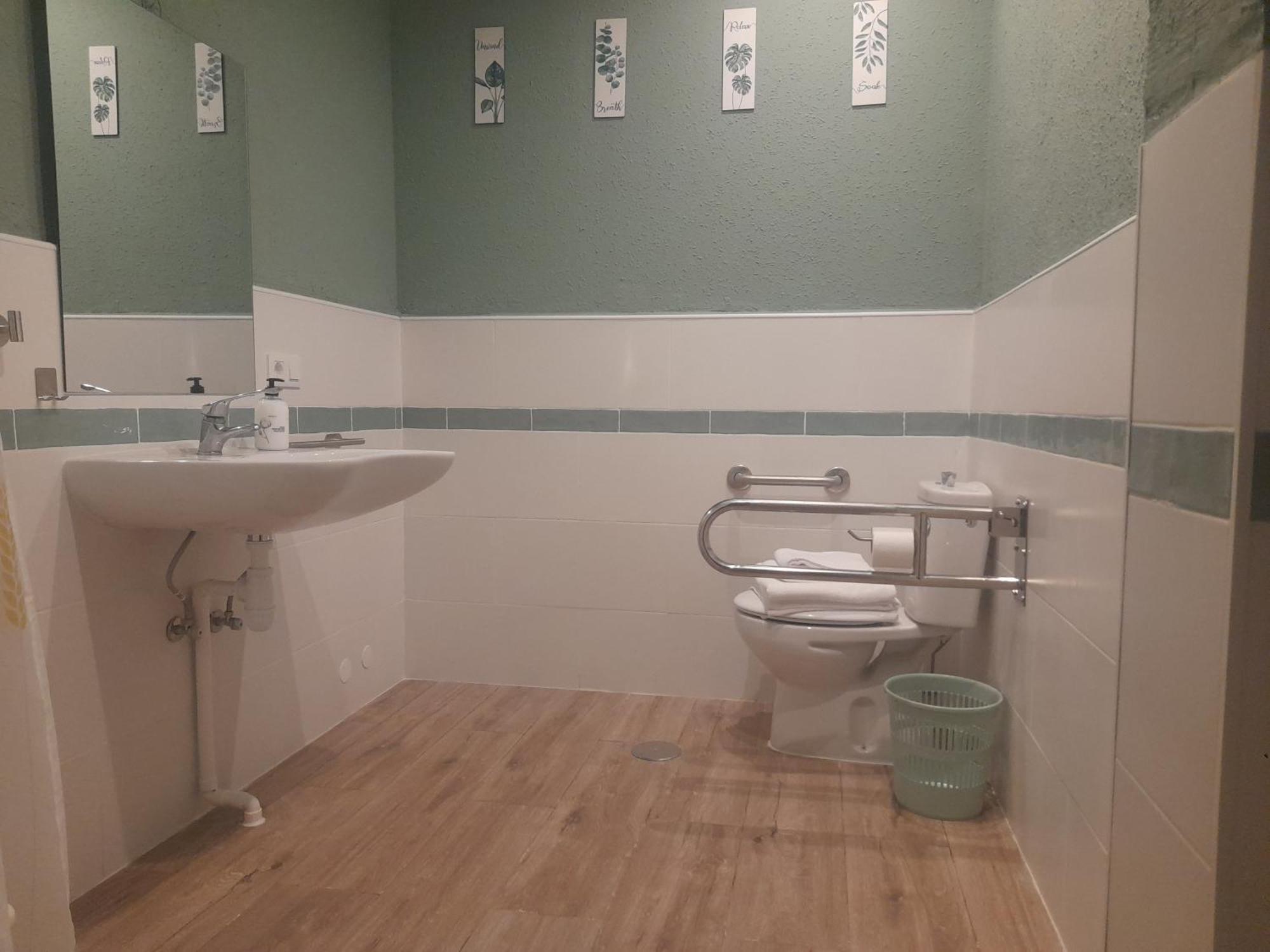 Hostal Entreolivos 바다호스 외부 사진